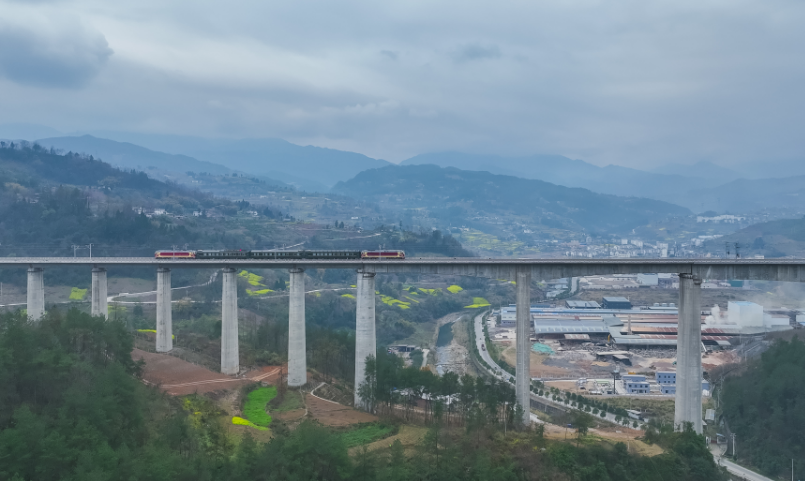 渝廈高鐵重慶東至黔江段開(kāi)始聯(lián)調(diào)聯(lián)試