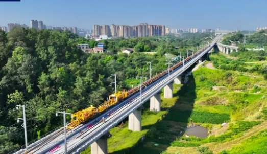 建設(shè)沿江鐵路，打造高鐵“走廊”