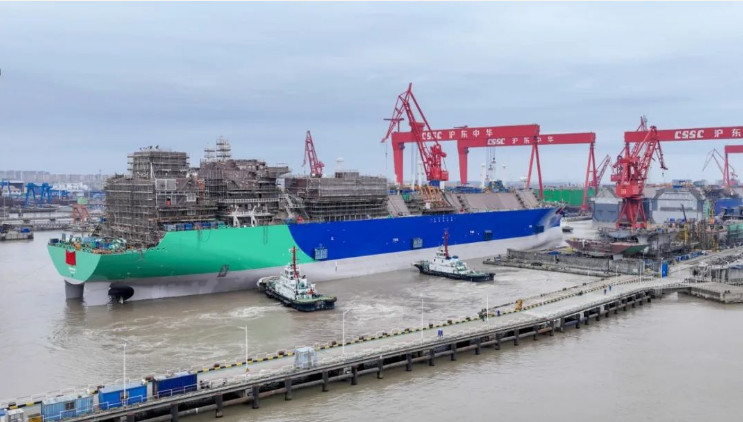 中國船舶滬東中華造船兩艘17.4萬方液化天然氣船出塢