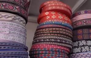 最炫的民族風(fēng)，文化“穿”身上！少數(shù)民族服飾不斷“上新”受青睞