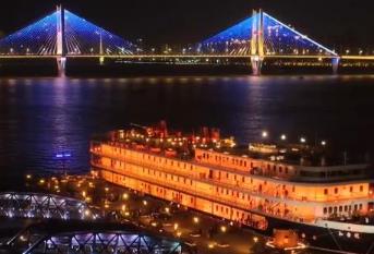 “賞花+夜游”！多元場景煥新 激活春季文旅消費(fèi)