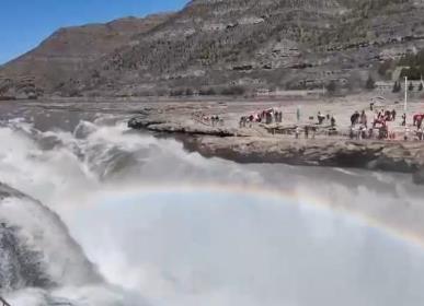 嘗春鮮、賞春花 春季場景式消費(fèi)帶動“春日經(jīng)濟(jì)”持續(xù)升溫