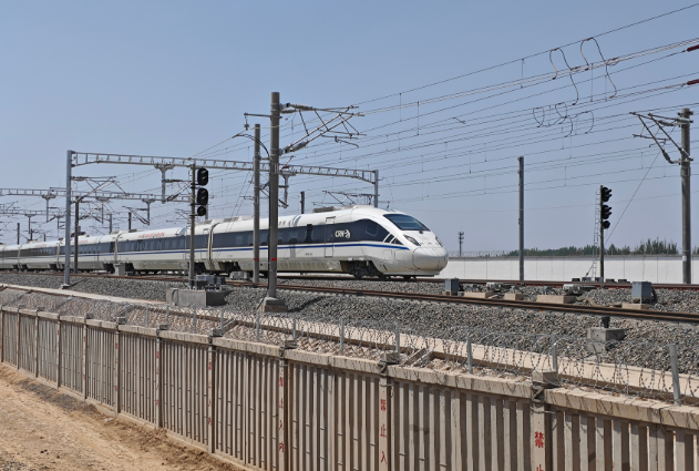 空鐵聯(lián)運(yùn)開啟“零換乘”新時(shí)代 蘭州中川機(jī)場環(huán)線鐵路投運(yùn)