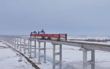 箱梁架設完成八成 黑龍江省最長公路橋復工