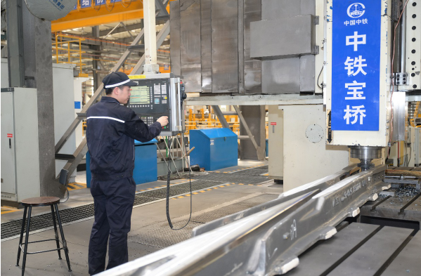 中鐵寶橋新一代特純鋼轍叉首次出口歐盟