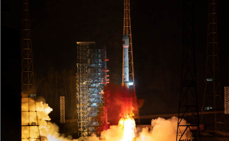 長(zhǎng)三乙火箭成功發(fā)射天鏈二號(hào)04星