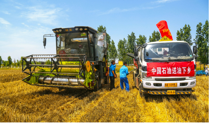 中國石油服務(wù)“三農(nóng)”情暖田野