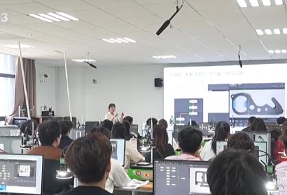 前沿技術(shù)催生“數(shù)”“智”新職業(yè) 引進(jìn)來、走出去厚植人才成長沃土