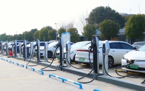 充換電設(shè)施建設(shè)迎政策利好 上市公司加碼布局提振業(yè)績