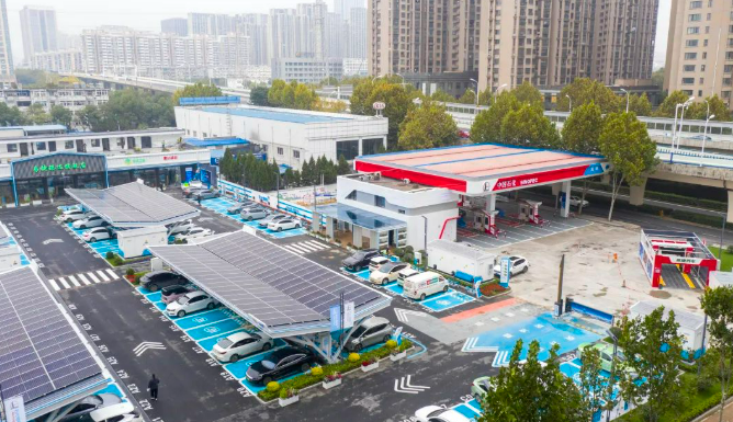 中國石化攜手寧德時(shí)代打造萬站換電站