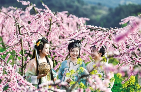 “春日經(jīng)濟”點燃消費市場新活力