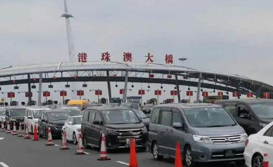 港珠澳大橋第一季度客流車流雙創(chuàng)新高——大灣區(qū)“黃金通道”活力涌動(dòng)