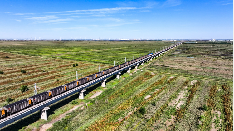 我國西煤東運第二大通道累計煤炭運量突破50億噸