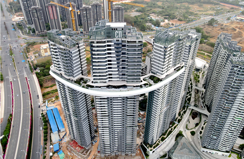 南寧新地標(biāo)｜廣西建工一建集團(tuán)軌道御璽君臨灣項(xiàng)目空中泳池驚艷綻放