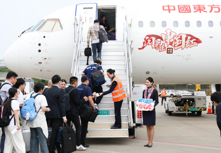 國產(chǎn)大飛機(jī)C919云端“首映”