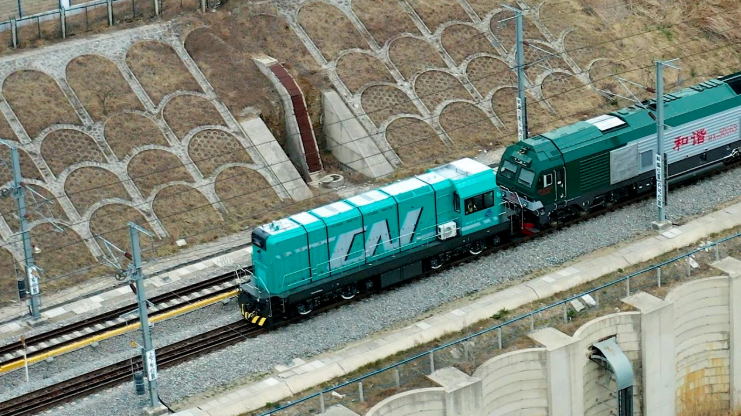 中國中車系列化1000kW功率等級電池動力機車下線