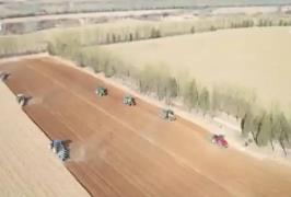 從“靠天等苗”到“科技育苗” 希望的田野書(shū)寫(xiě)“智慧春耕”新故事