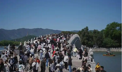 大數(shù)據(jù)看“五一”假期文旅熱潮涌動(dòng) 多地解鎖特色旅游新圖景