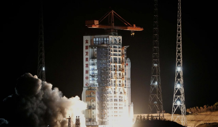 長六改火箭成功發(fā)射遙感四十號02組衛(wèi)星
