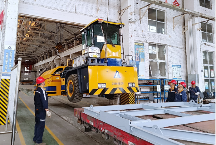 突破極寒運輸技術(shù)瓶頸 “中鋁造”陽極車正式交付