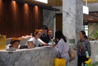 “動(dòng)物園+”延長(zhǎng)產(chǎn)業(yè)鏈撬動(dòng)消費(fèi)新活力 花式攬客、限定美景“破圈”圈粉