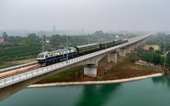 滬渝蓉高鐵武宜段啟動聯(lián)調(diào)聯(lián)試