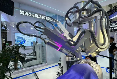 全球首個5G遠程手術機器人問世 協(xié)同創(chuàng)新成就高端醫(yī)療器械“中國智造”