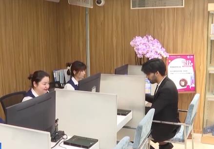 外國游客“買買買”！離境退稅“即買即退”激活入境消費(fèi)新活力