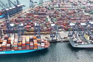 中國(guó)港口貨量增加 物流企業(yè)從容應(yīng)對(duì)市場(chǎng)變化