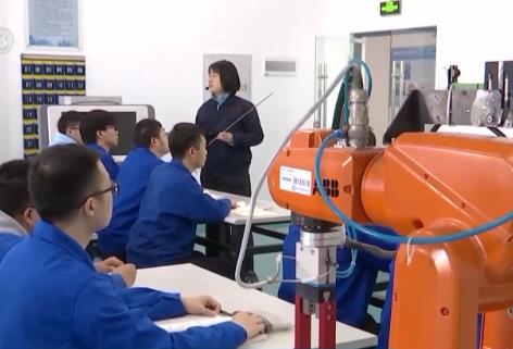 職業(yè)本科高校密集增設(shè) 透露哪些趨勢？