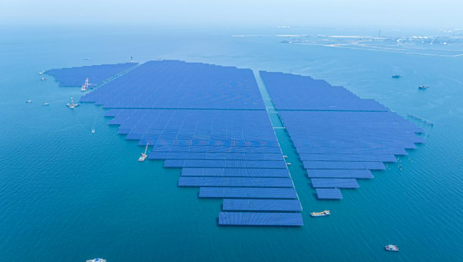 中廣核煙臺招遠(yuǎn)400兆瓦海上光伏項目全容量并網(wǎng)發(fā)電