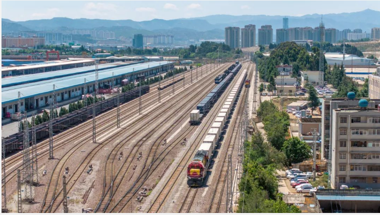 云南國資國企賦能“鐵路 + 產(chǎn)業(yè)園區(qū)”融合發(fā)展新范式