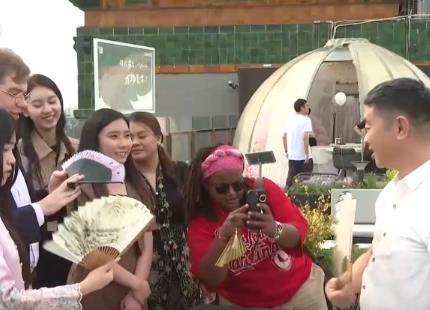 特色游路線(xiàn)、多語(yǔ)種講解機(jī)……入境游便利化舉措讓“中國(guó)游”更“絲滑”