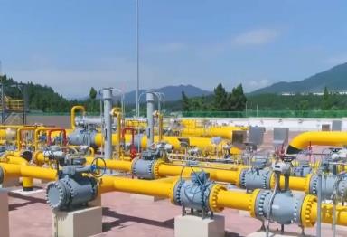 能源“大動脈”跨越式提升夯實(shí)經(jīng)濟(jì)“硬支撐” 經(jīng)濟(jì)發(fā)展“綠色引擎”動力更足