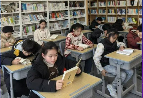 兩部門發(fā)文推出青少年讀書行動，鼓勵學校每周開設1—2節(jié)閱讀課