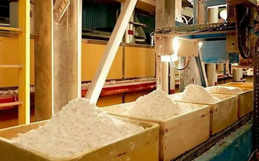 商務(wù)部新聞發(fā)言人就中重稀土出口管制措施答記者問