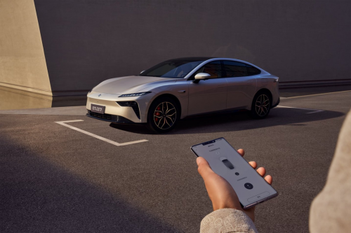 15萬(wàn)內(nèi)新能源轎車(chē)安全大比拼：三款熱門(mén)車(chē)型盤(pán)點(diǎn)