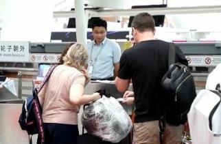 “中國游”帶熱“中國購”！境外旅客到深圳“旅游+掃貨”熱情高漲