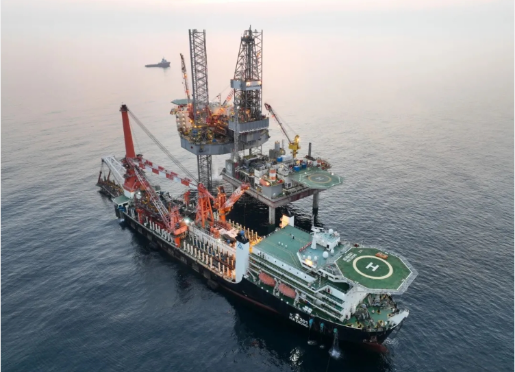 我國(guó)海上巨厚碳酸鹽巖潛山油藏開(kāi)發(fā)項(xiàng)目潿洲5-3油田投產(chǎn)