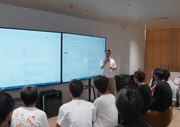 精準(zhǔn)幫扶、服務(wù)“不斷線”……多舉措為高校畢業(yè)生就業(yè)“鋪路搭橋”