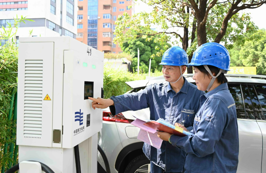 服務(wù)先行　乘“云”而上——廣東電網(wǎng)打造現(xiàn)代化用電營(yíng)商環(huán)境觀察