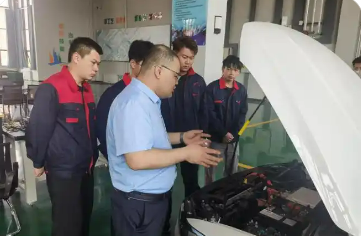 高校教師奔向市場(chǎng)，產(chǎn)業(yè)精英走進(jìn)課堂