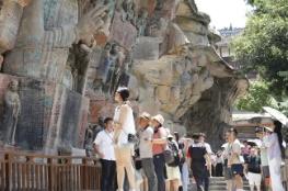 準考證撬動旅游消費 暑假旅游市場畢業(yè)游、親水游成“頂流”