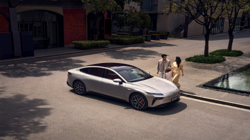 10-15萬內(nèi)選第一臺電動轎跑？年輕人：這臺“社交神器”才是心頭好！?