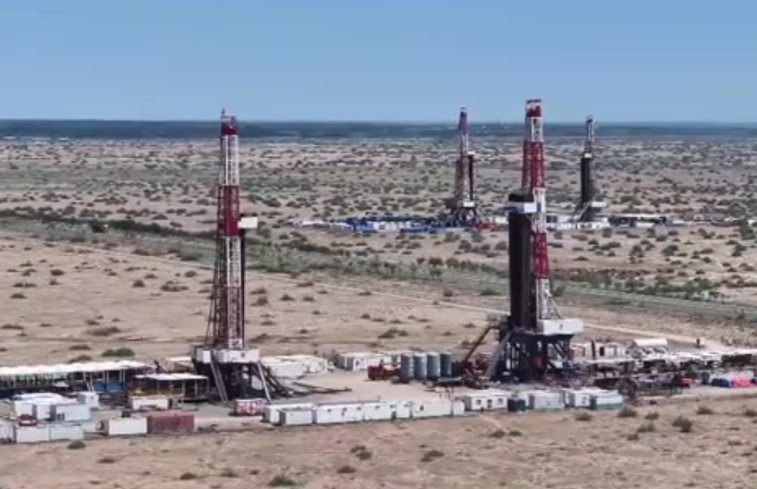 首破5000噸 新疆吉木薩爾頁巖油日產(chǎn)量創(chuàng)新高