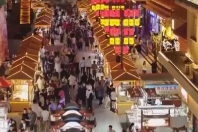 暑期到來 各地迎來夏季旅游熱潮