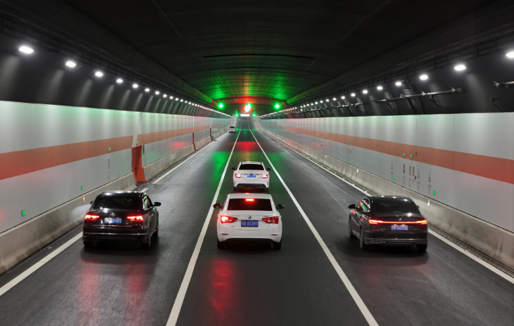 5分鐘過江 “八百里皖江第一隧”建成通車