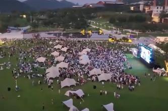 賽場之外同樣火熱 大屏看球串起“消費(fèi)鏈”激活“流量密碼”