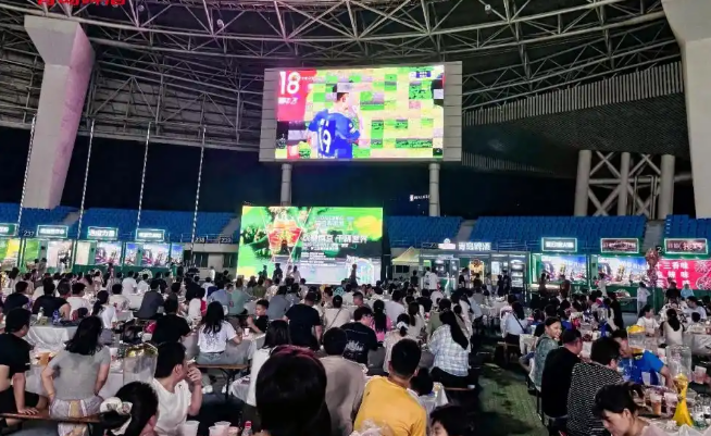 品國潮 觀“蘇超” 青島啤酒節(jié)多姿多彩