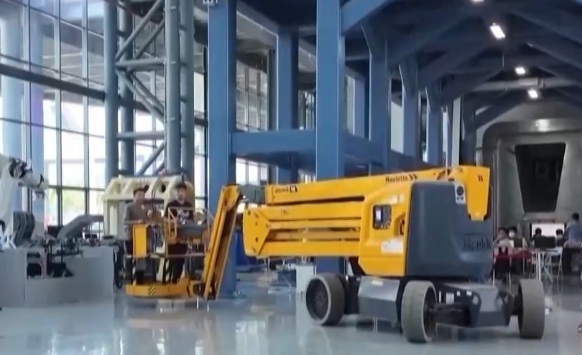 從實(shí)驗(yàn)室到地鐵站 前沿科技成果競相涌現(xiàn)